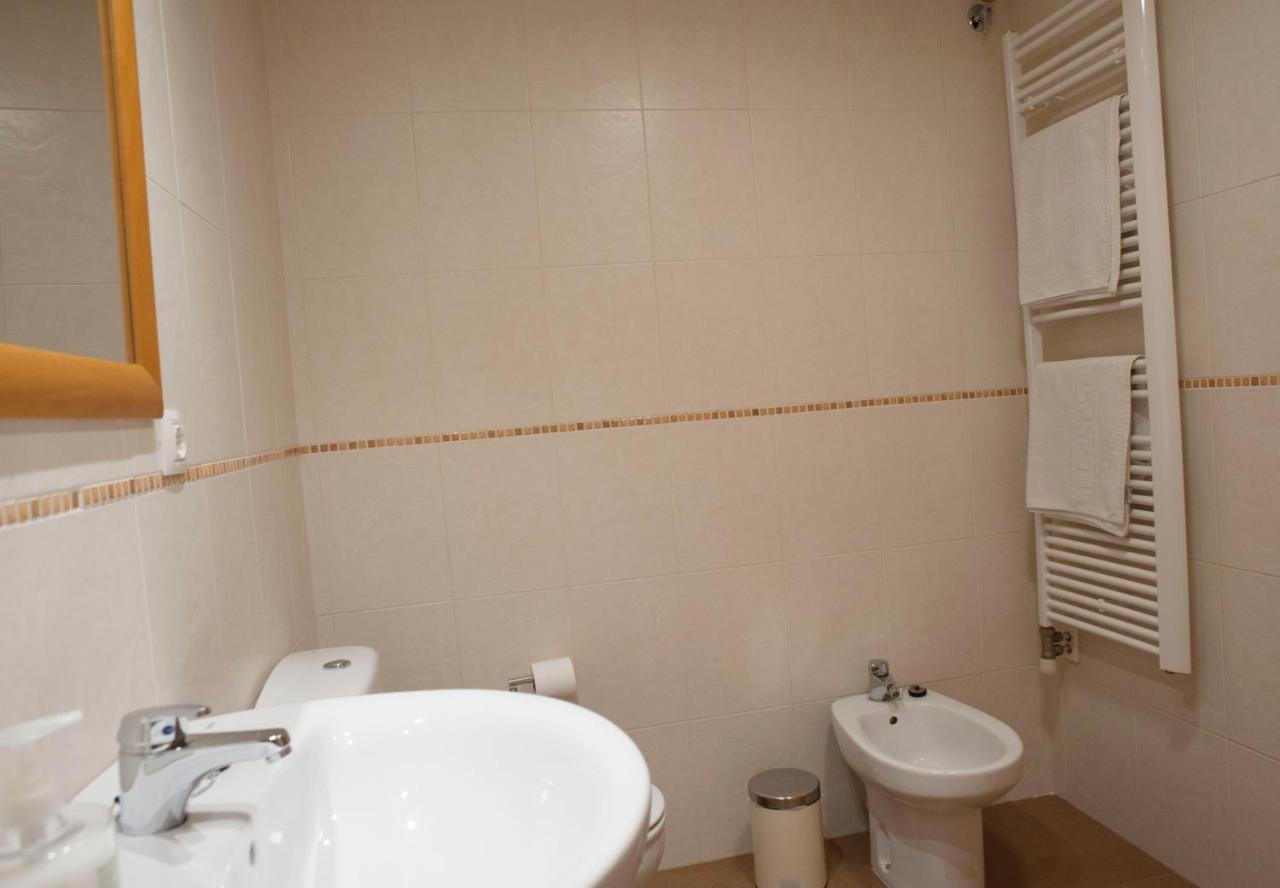 Apartament Bisaura De Ter Sant Quirze De Besora Eksteriør billede
