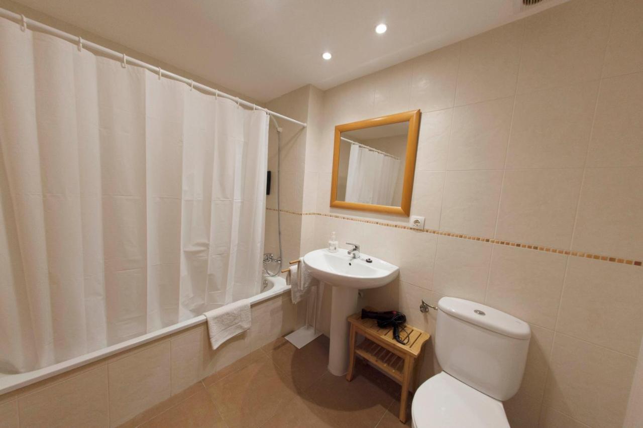 Apartament Bisaura De Ter Sant Quirze De Besora Eksteriør billede